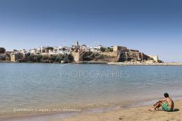 Image du Maroc Professionnelle de  La kasbah des Oudaïas de Rabat est une magnifique petite forteresse surplombant l'embouchure du fleuve Bouregreg érigée par les Almoravides pour lutter contre les tribus Berghouatas, elle séduit par sa quiétude et sa lumière.  Jeudi 6 Octobre 2011. (Photo / Abdeljalil Bounhar)
 